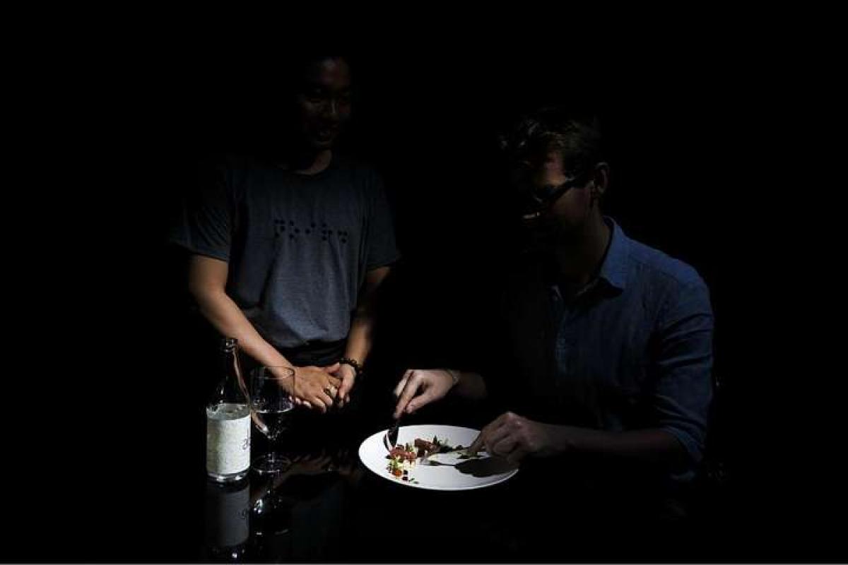 NOIR - Dining in the Dark